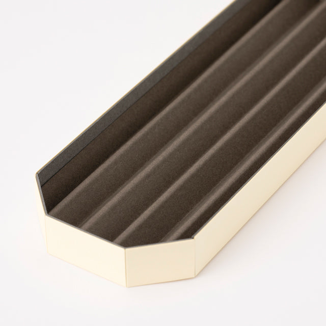 Pleats Tray Straight
